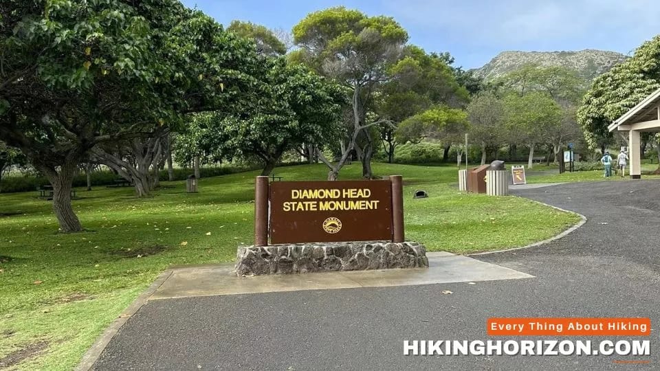 Diamond Head Crater (Lēʻahi) Summit Trail Oahu